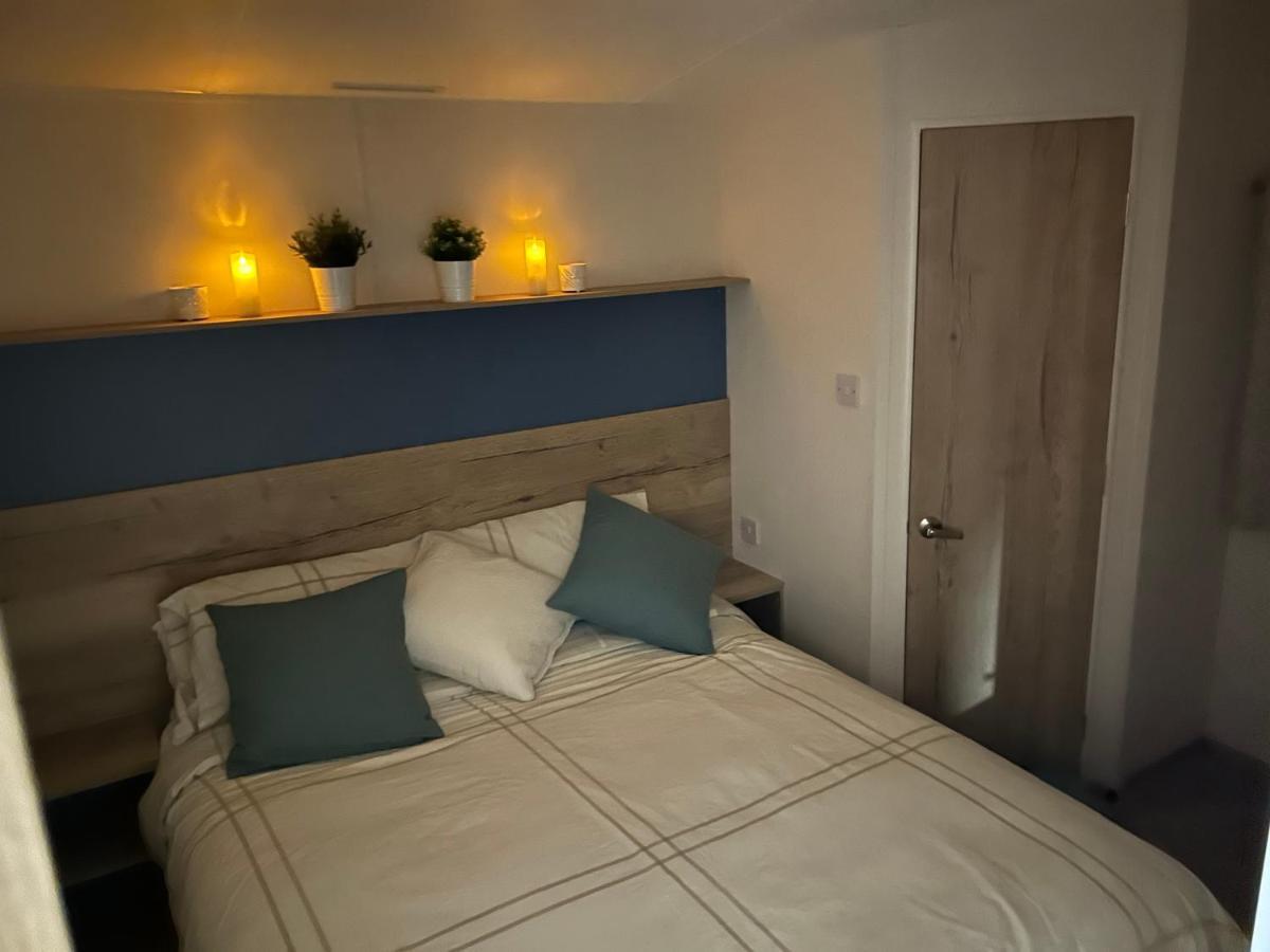 Bertie-By-The-Sea At Hoburne Naish Hotel Highcliffe Exterior photo